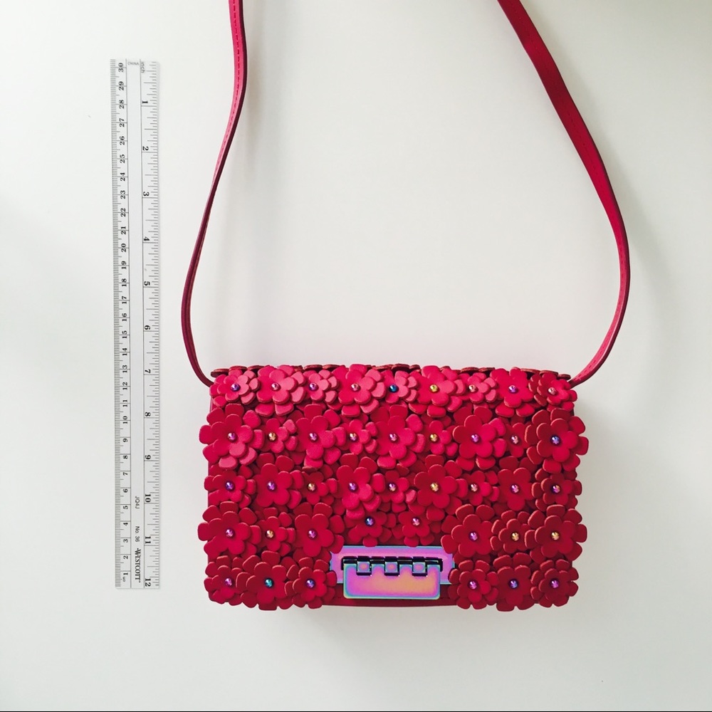 Zac zac posen earthette crossbody in magenta